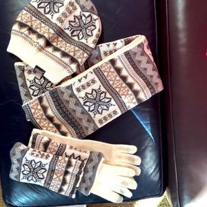6 pc hat, scarf, gloves